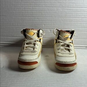 Kids Cream and Orange Sneakers Nike USED (not box)
